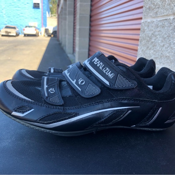 Pearl Izumi I-Beam Mens Cycling Shoes Black White Mesh Low Top Size 39/6.5US - Picture 2 of 12